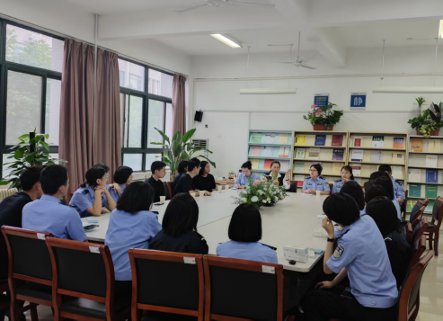 这场读书会,我们在文字里接住了彼此的情绪