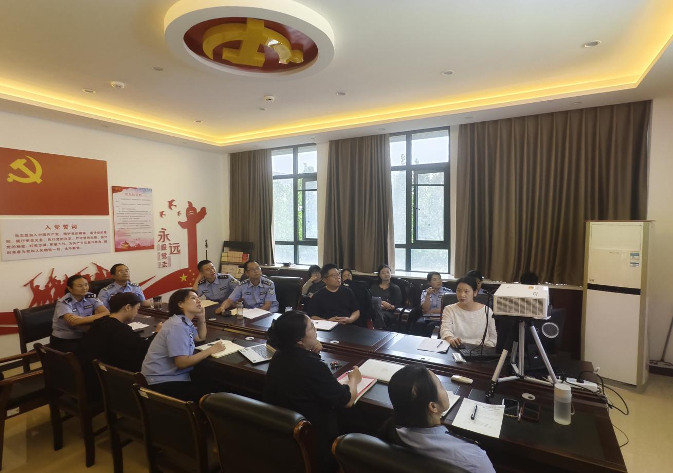 欧冠警察管理系召开课题申报推进会 凝心聚力推动科研工作再上新台阶